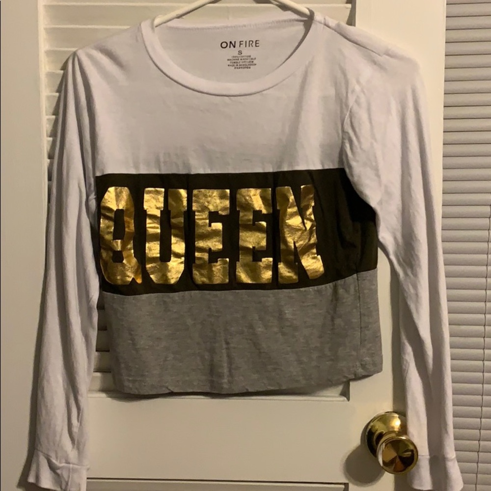 Juniors queen shirt